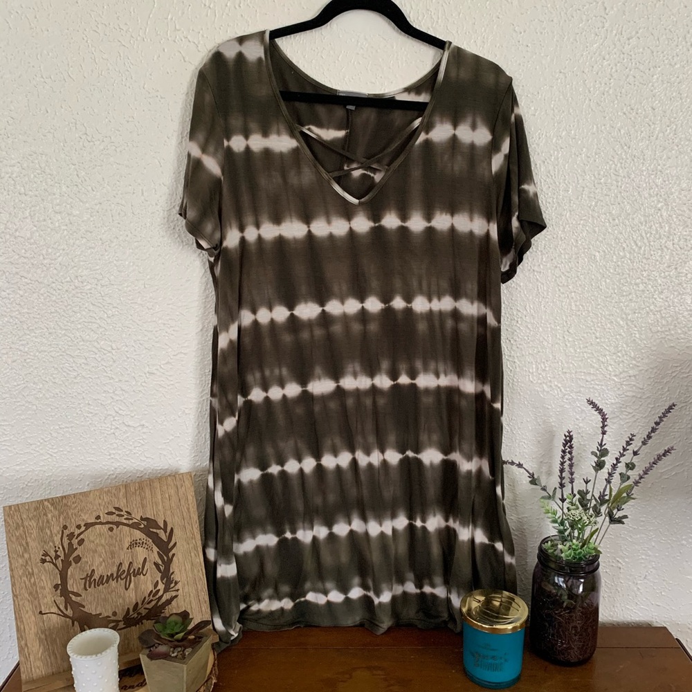 2/$16 TBH ▪️ Long Tunic